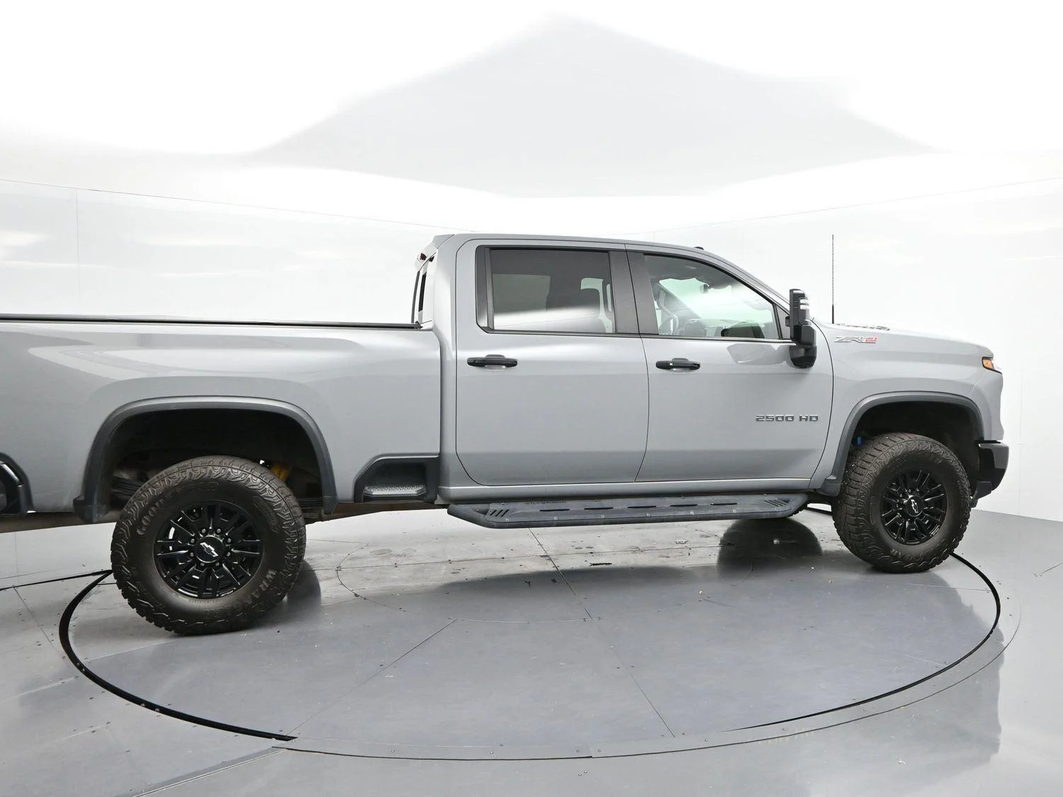Used 2025 Slate Gray Metallic Chevrolet ZR2 image 4