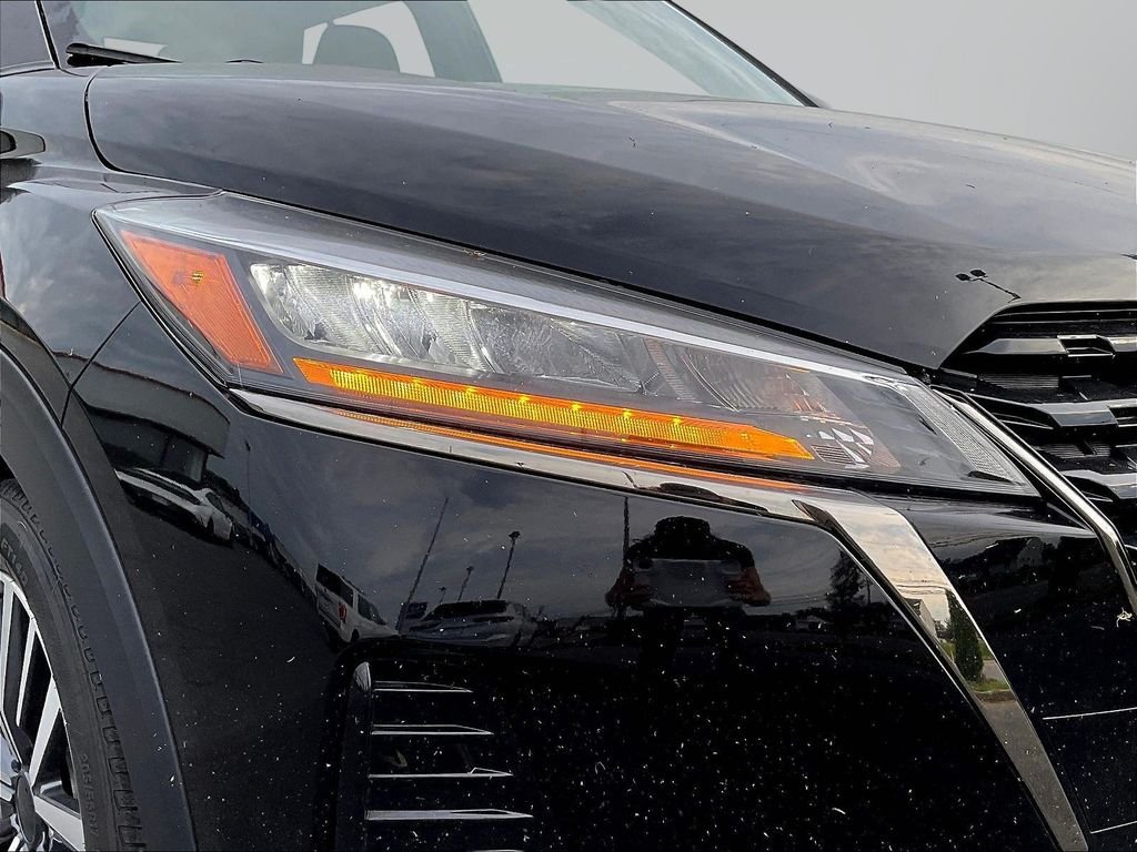 Used 2024 Black Nissan SR image 31