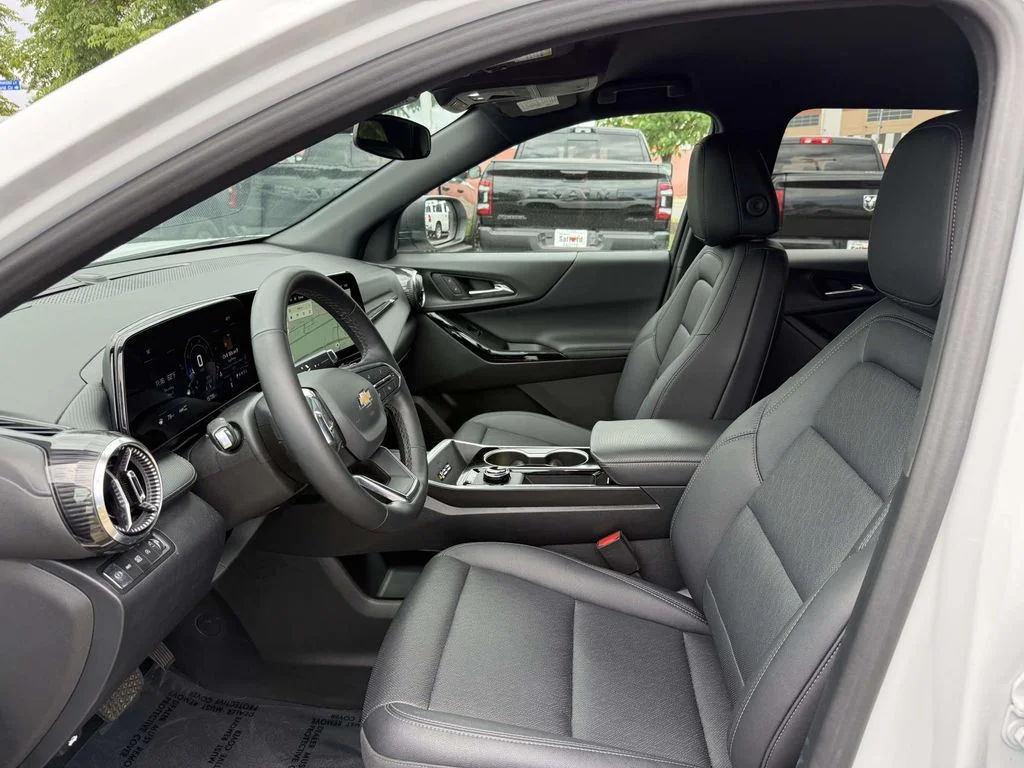 Used 2026 White Chevrolet LT image 13