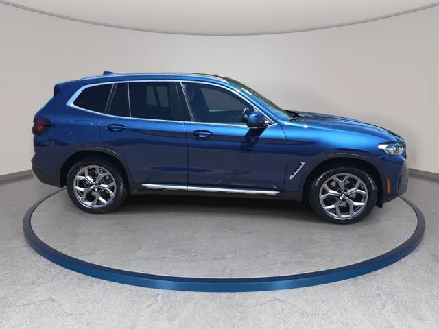 Used 2022 Blue BMW xDrive30i image 5
