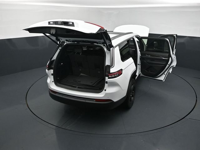 New 2026 Bright White Clear-Coat Exterior Paint Jeep Limited image 29