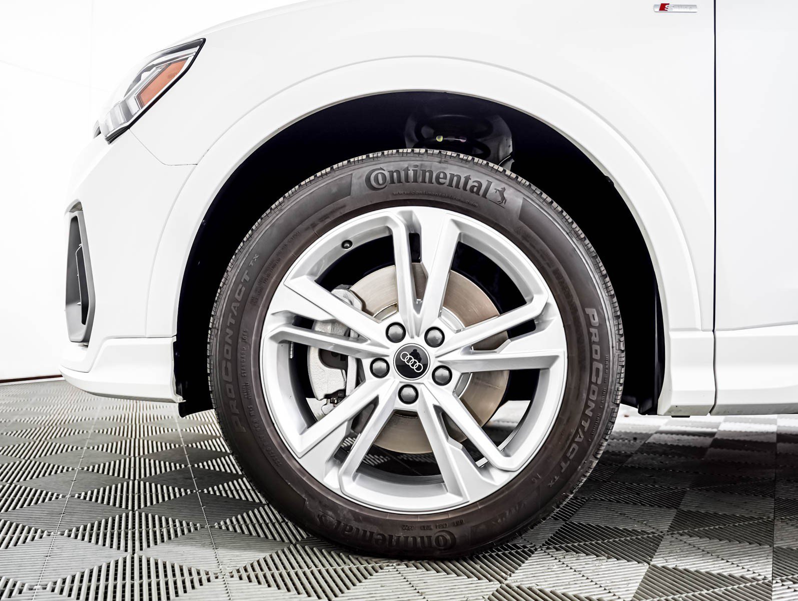 Used 2023 Ibis White Audi S line Premium image 4