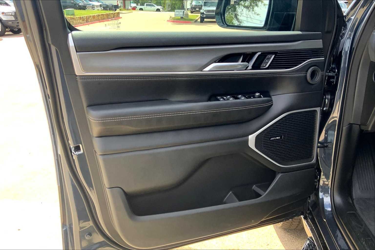 2025 Jeep Wagoneer Series I - Photo 10