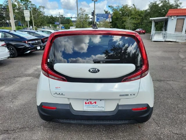 Used 2021 White Kia EX image 9