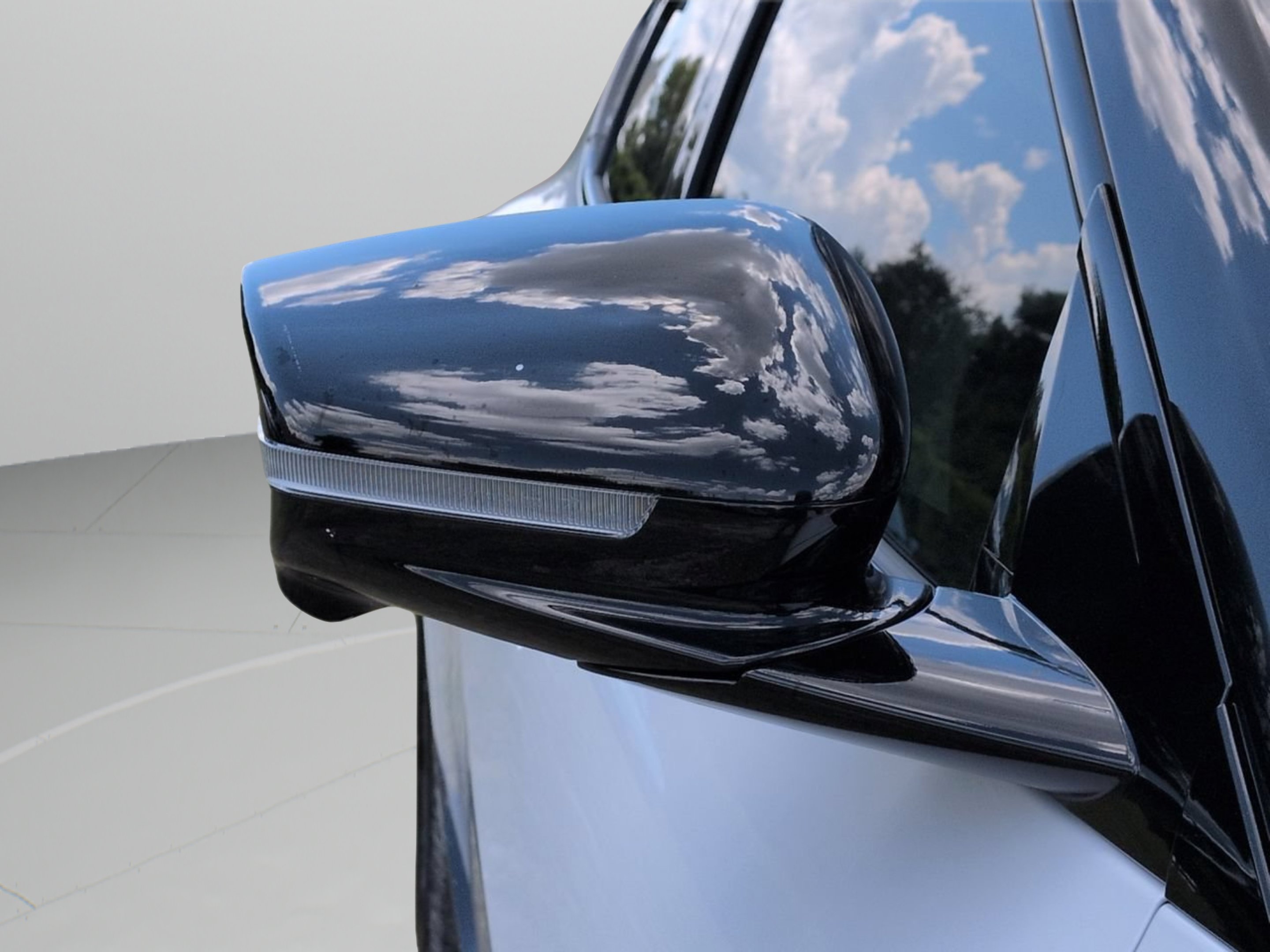 New 2026 Glacial White Pearl / Black Ro Kia GT-LINE image 46