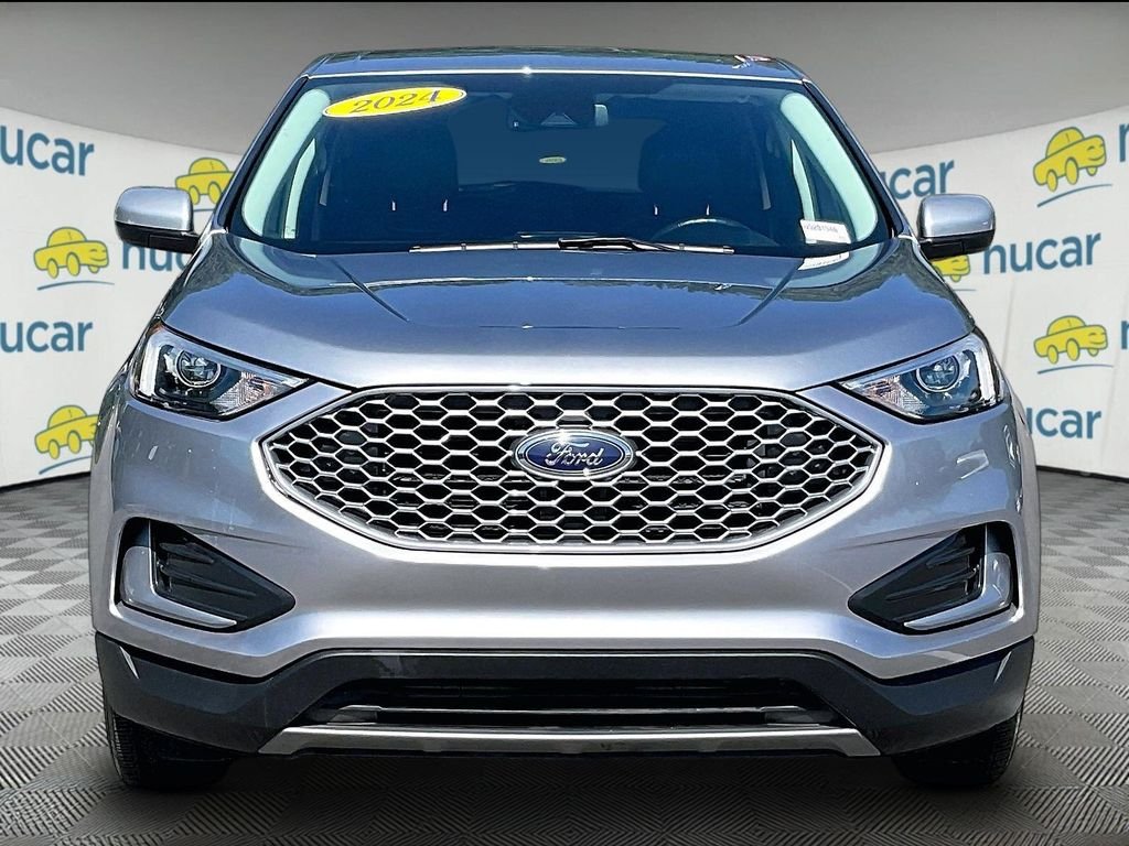 Used 2024 Silver Ford SEL image 2
