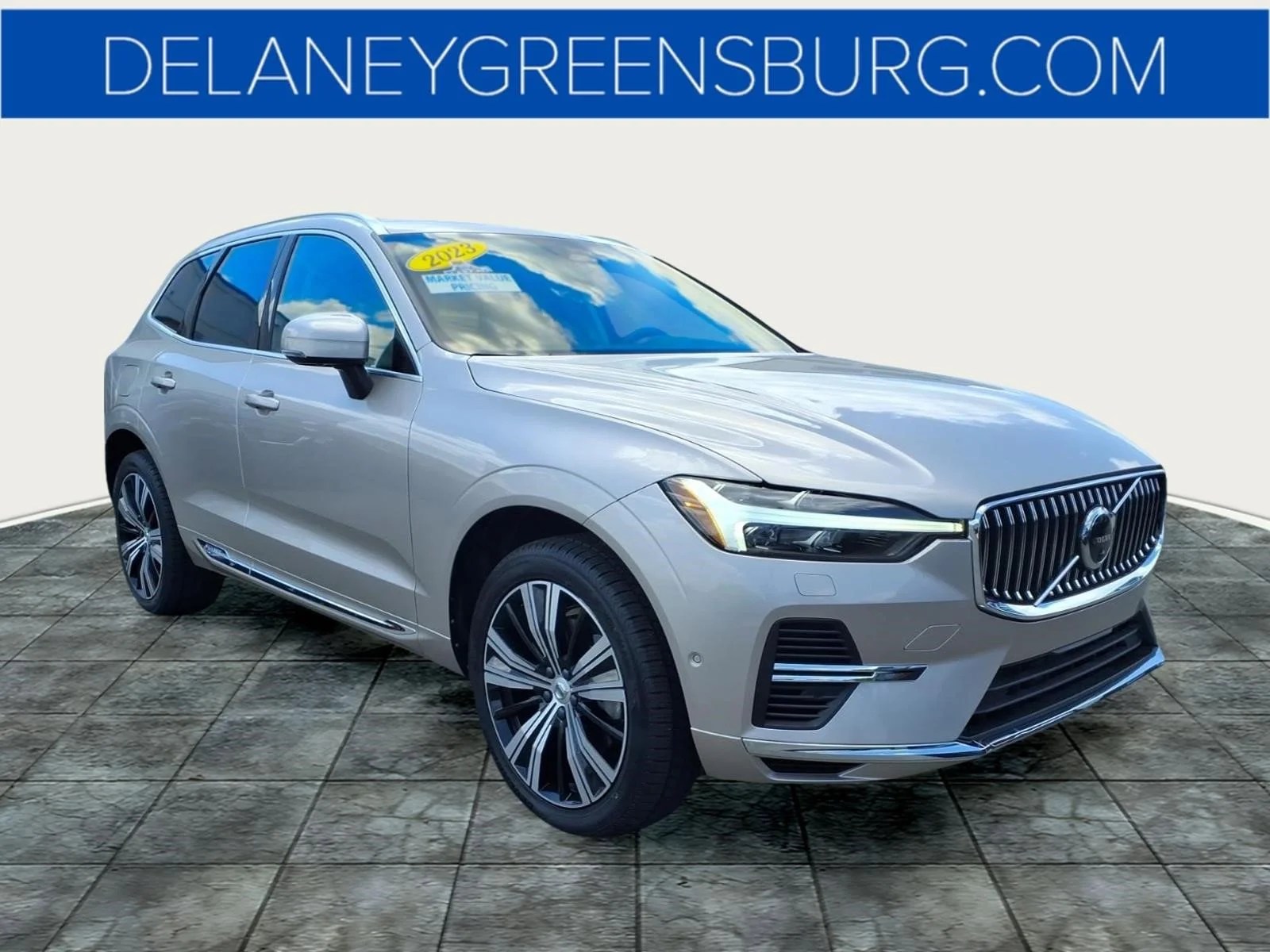 2023 Volvo XC60 T8 Plus Bright Theme AWD's photo