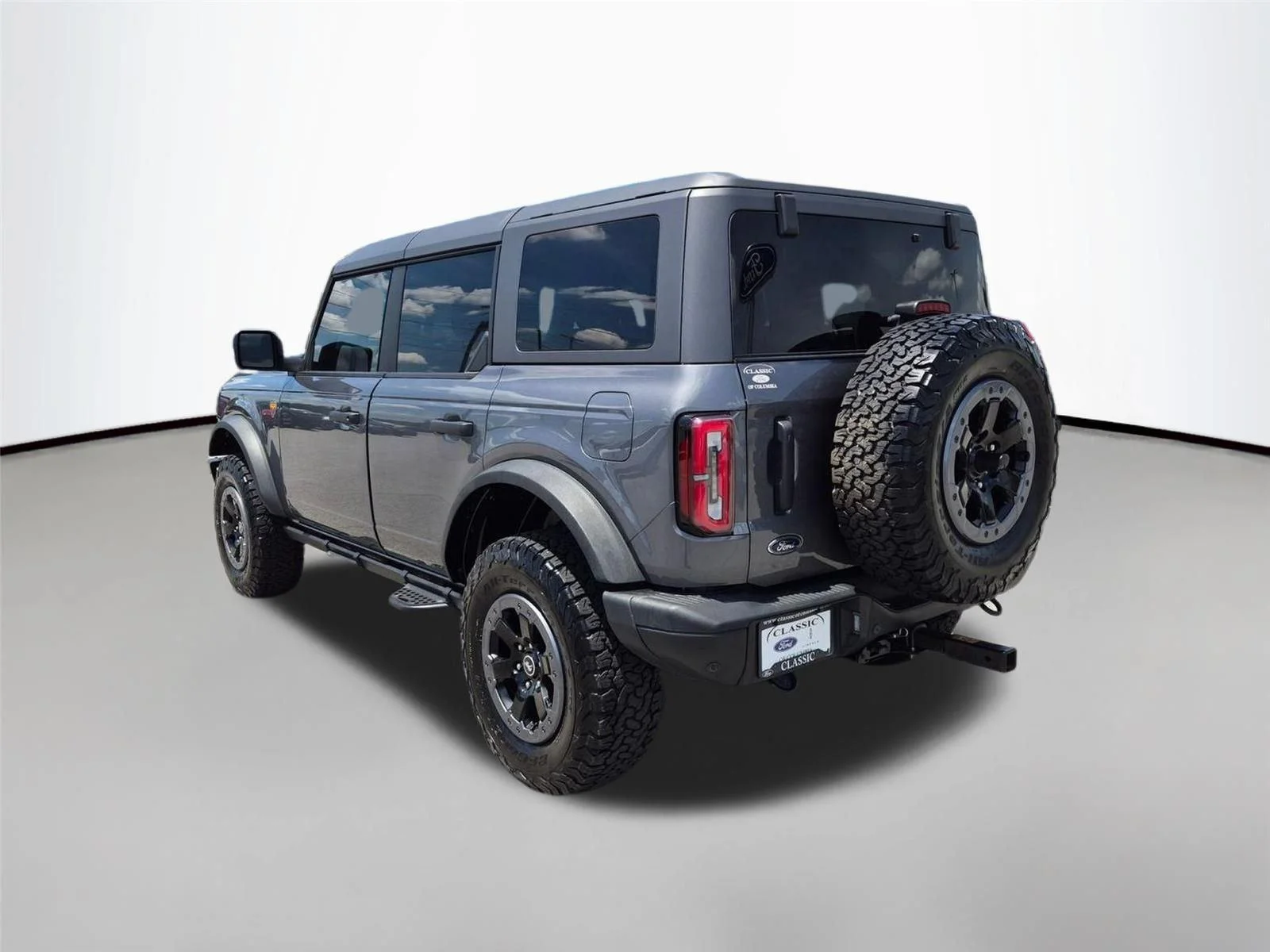 Used 2022 Carbonized Gray Metallic Ford Badlands image 7