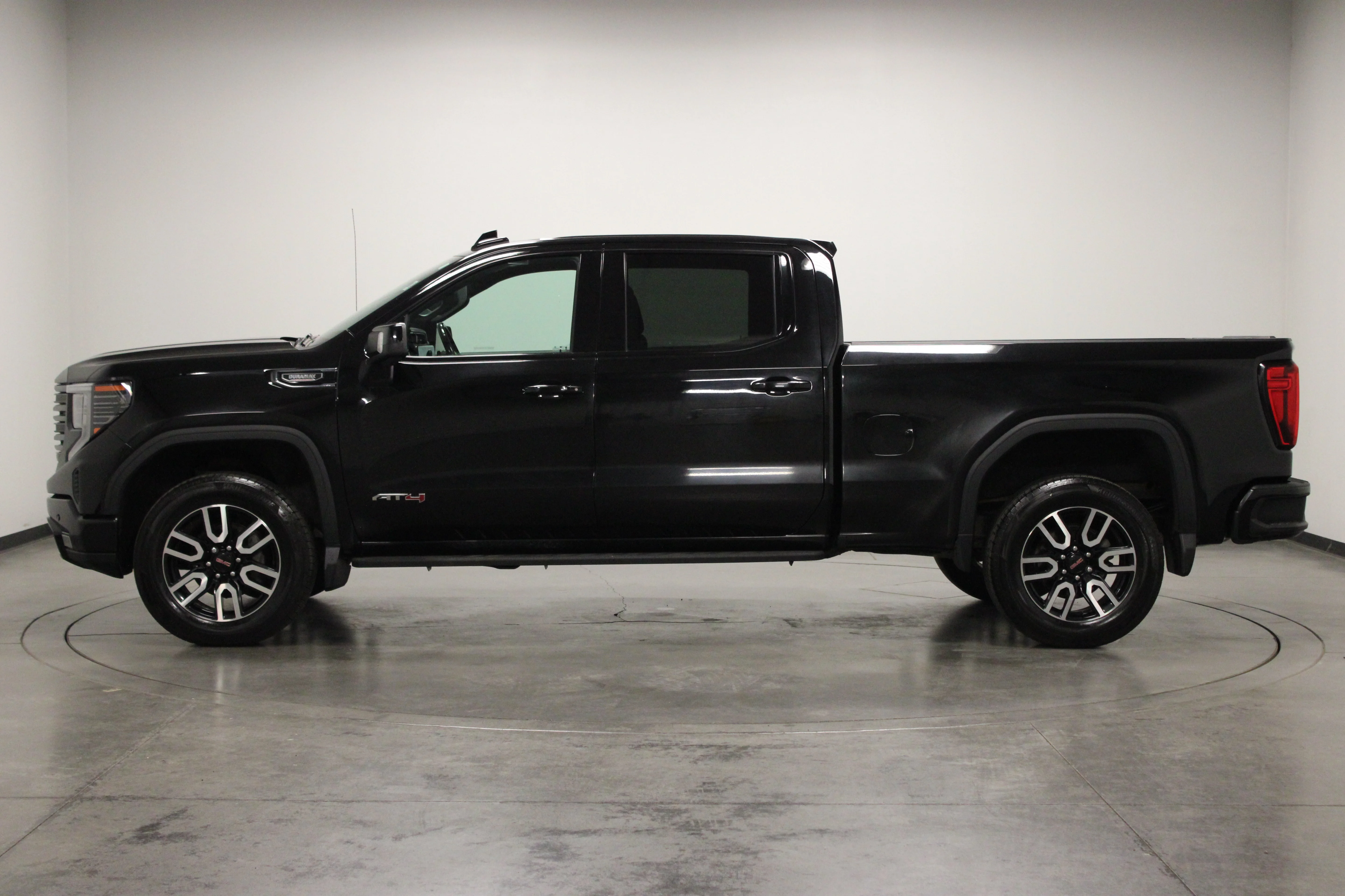 Used 2023 Onyx Black GMC AT4 image 5