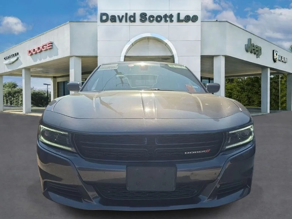 Used 2023 Gray Dodge SXT image 7