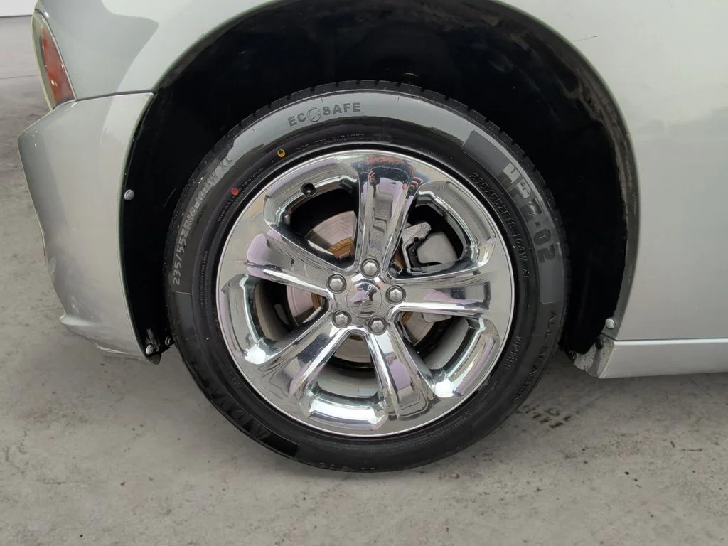 Used 2014 Silver Dodge SE image 14