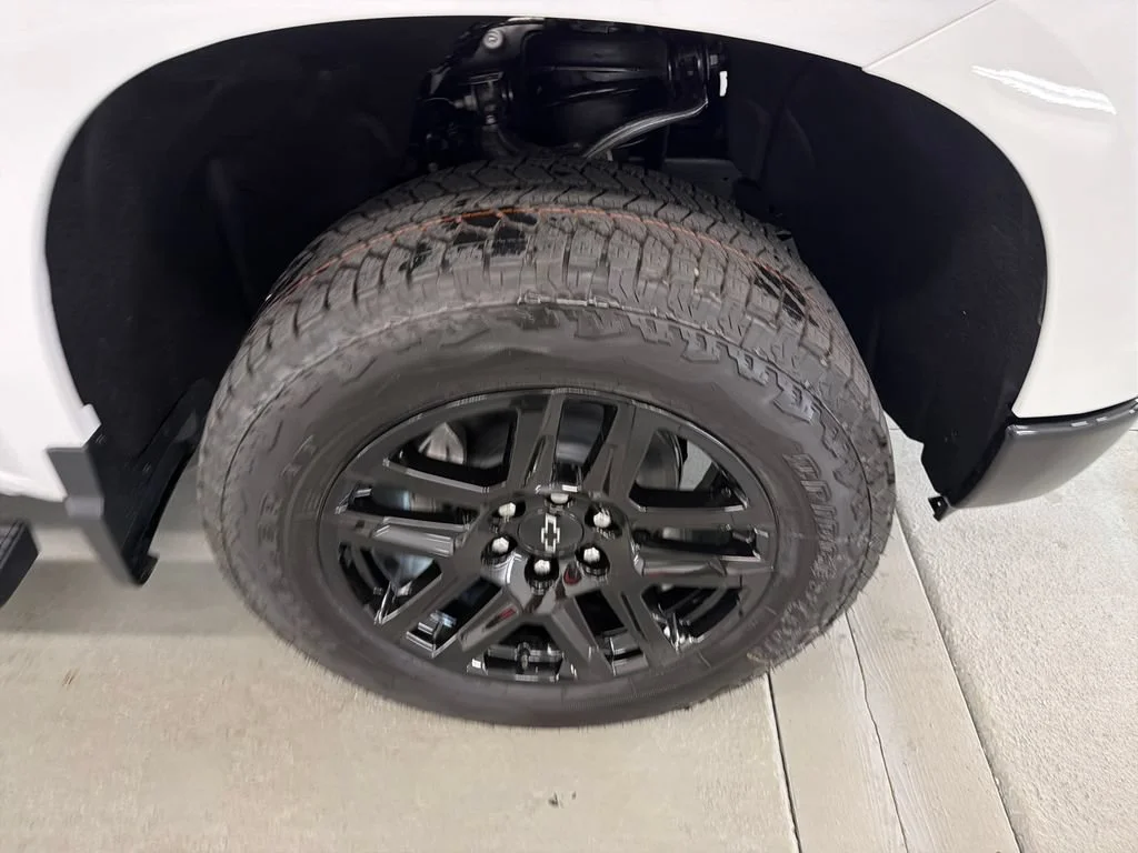 New 2026 Summit White Chevrolet LT Trail Boss image 4