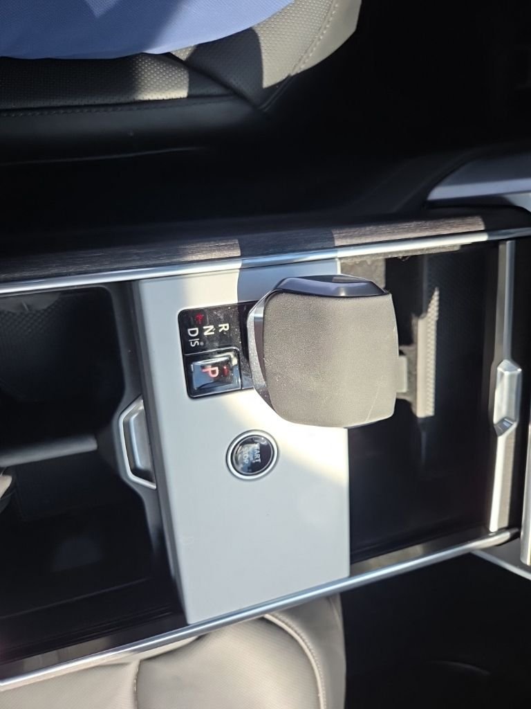 Used 2025 Santorini Black Metallic Land Rover SE image 21