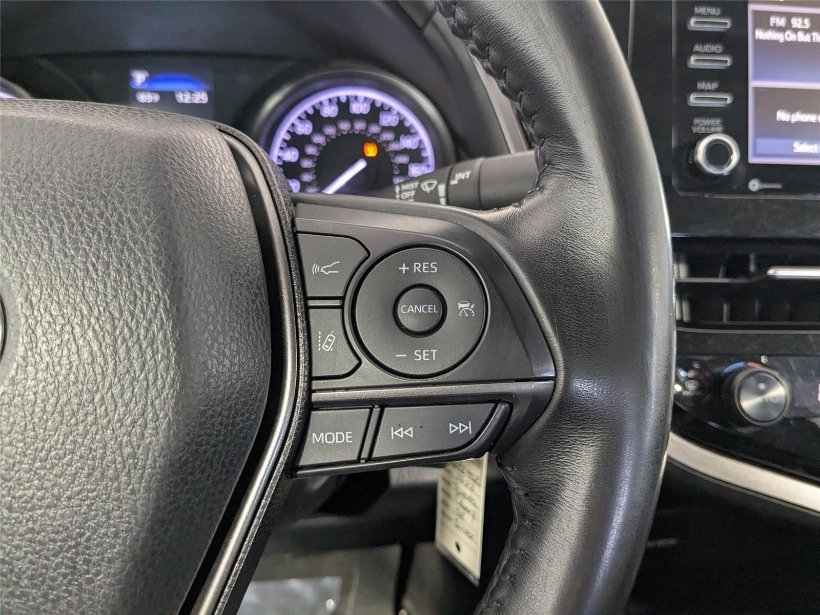 2022 Toyota Camry SE - Photo 13