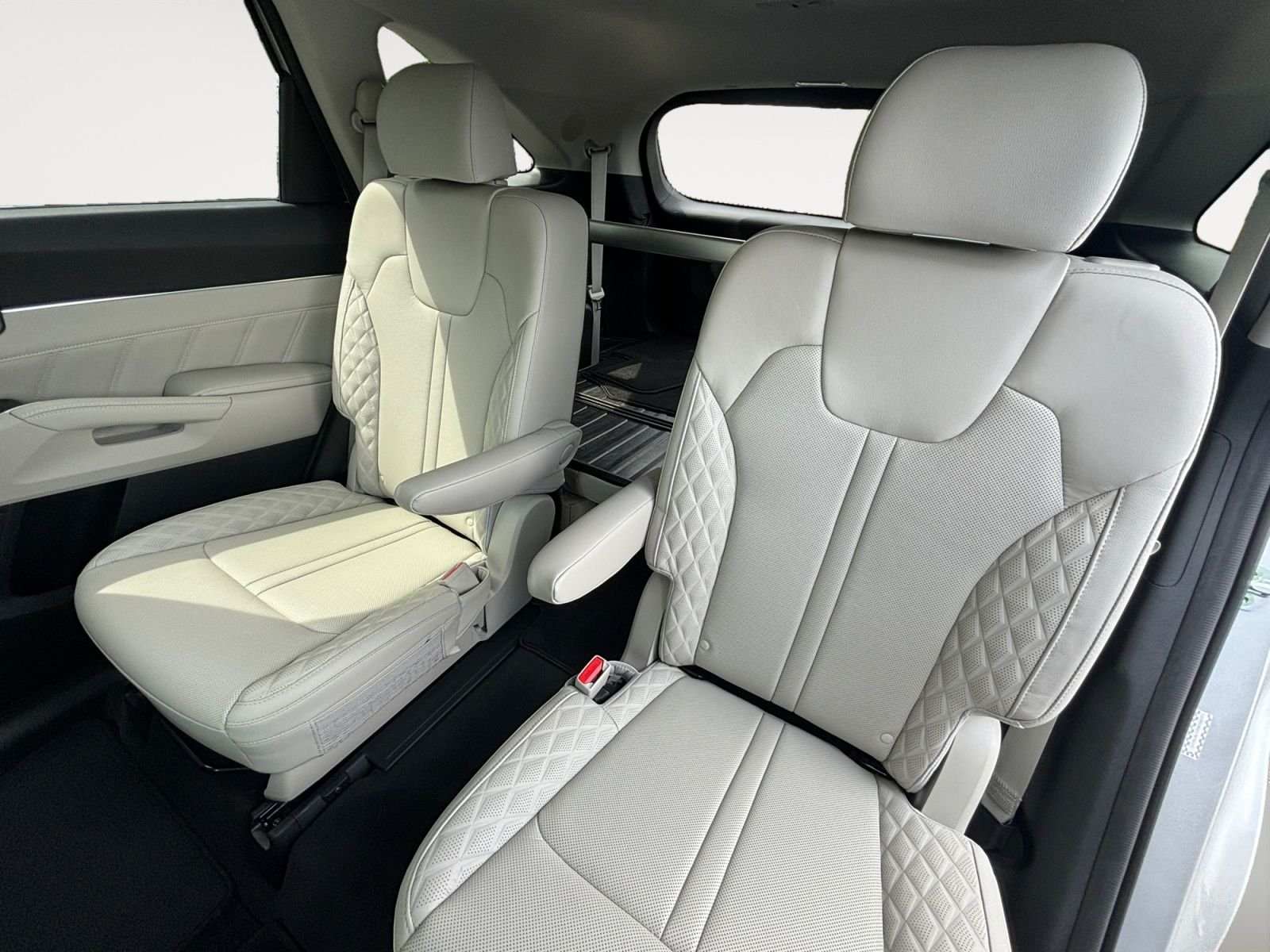 Used 2021 Silver Kia SX-Prestige image 13