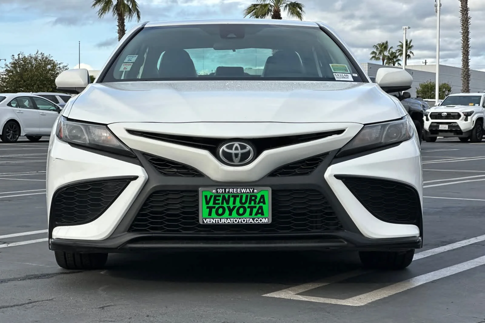 2021 Toyota Camry SE - Photo 8