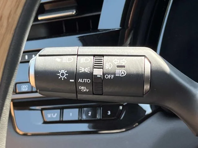Used 2023 White Lexus 350 Premium Plus image 43