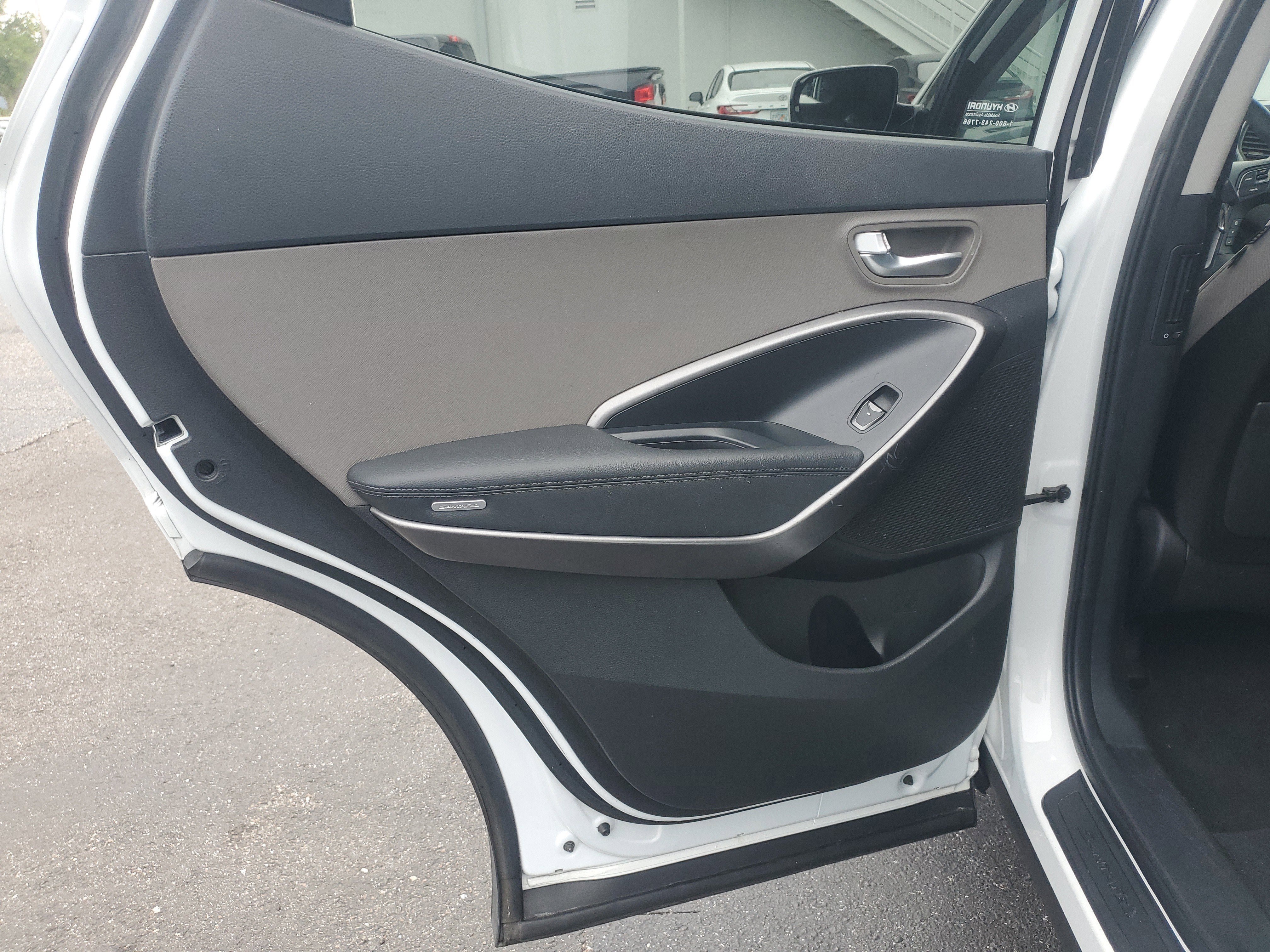 Used 2018 Pearl White Hyundai 2.4L image 15