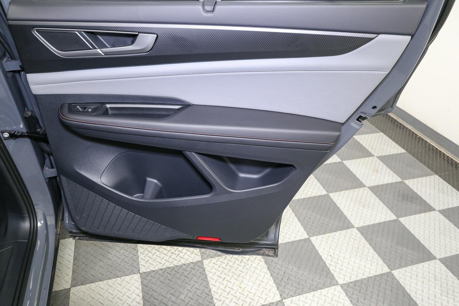 Used 2025 Pure Gray Volkswagen 2.0T Peak Edition image 27