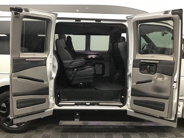 Used 2023 Silver GMC Explorer Limited SE image 45