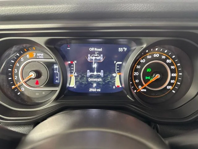 Used 2024 Silver Jeep Sport S image 17