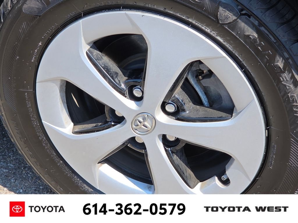 Used 2014 Beige Toyota Three image 13