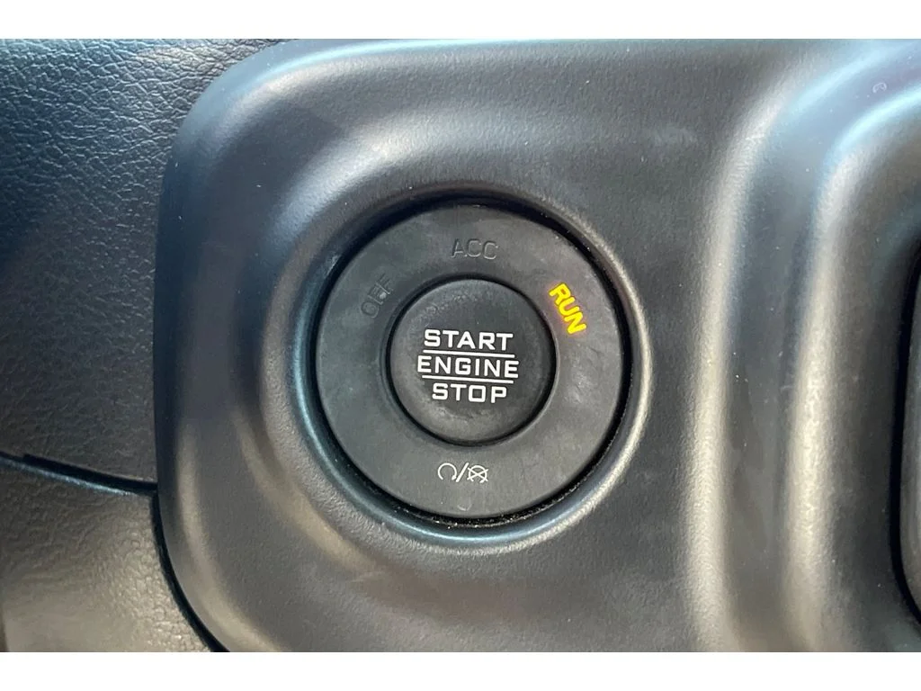Used 2022 Bright White Clearcoat Jeep Unlimited Rubicon image 34