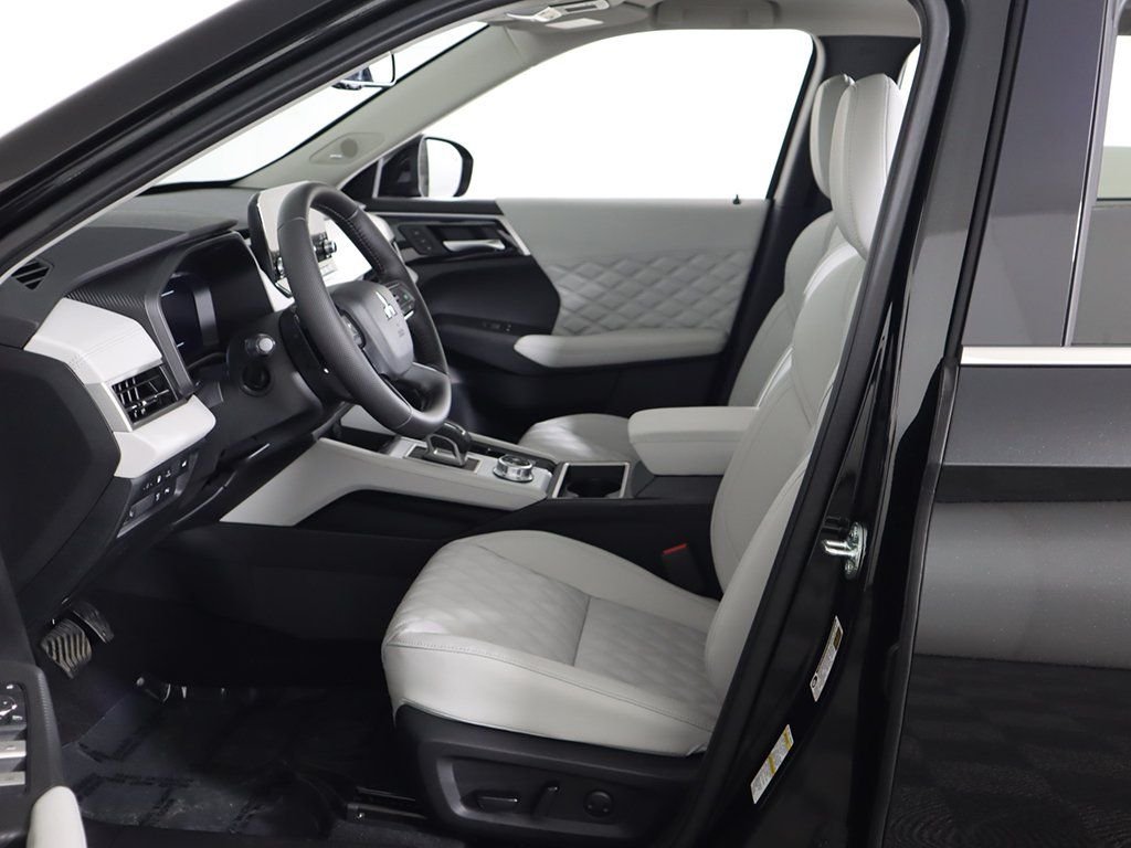 2025 Mitsubishi Outlander Plug-in Hybrid Platinum Edition - Photo 31