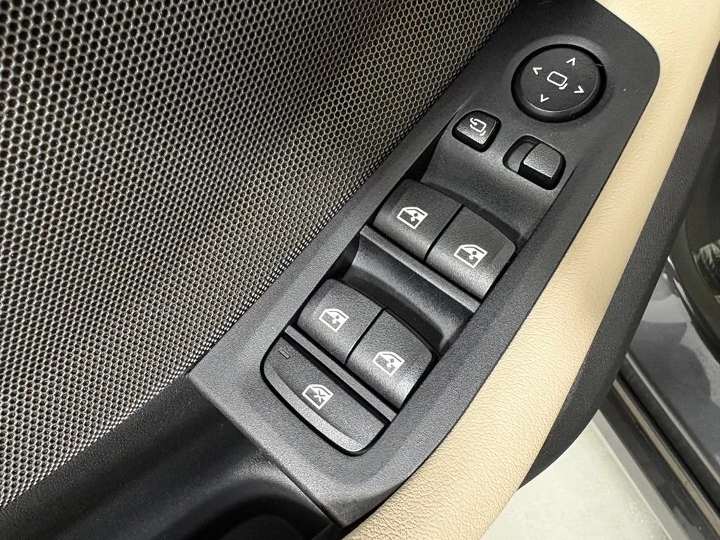 Used 2021 Gray BMW sDrive image 24
