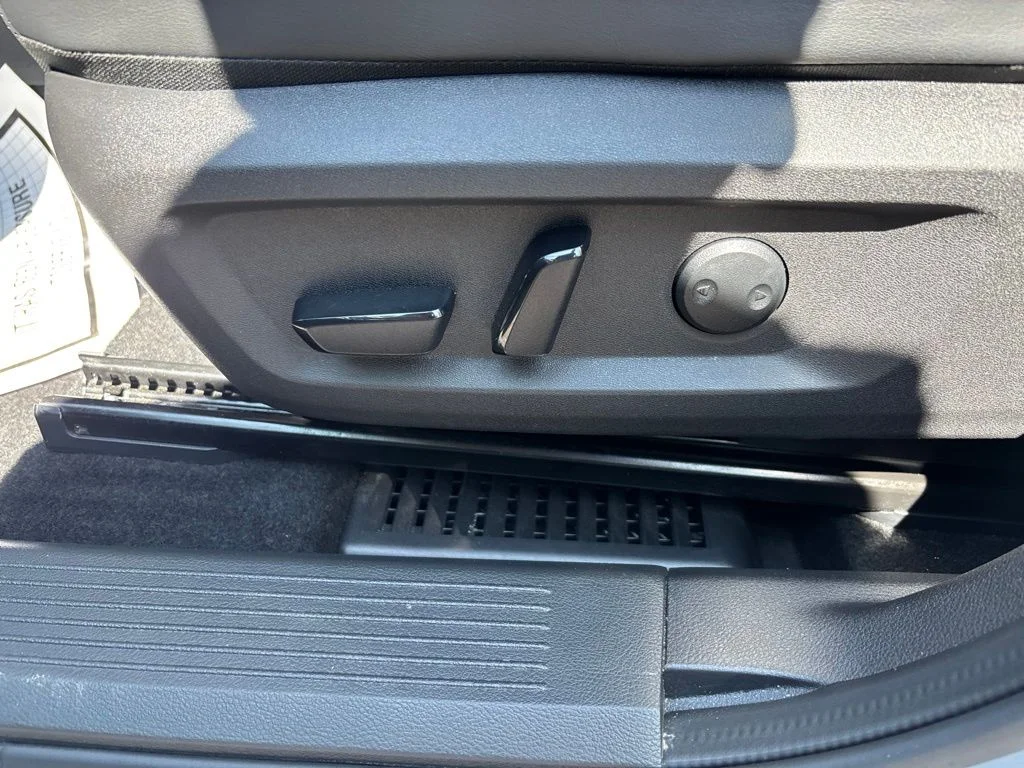 Used 2023 Gray Nissan Platinum image 20