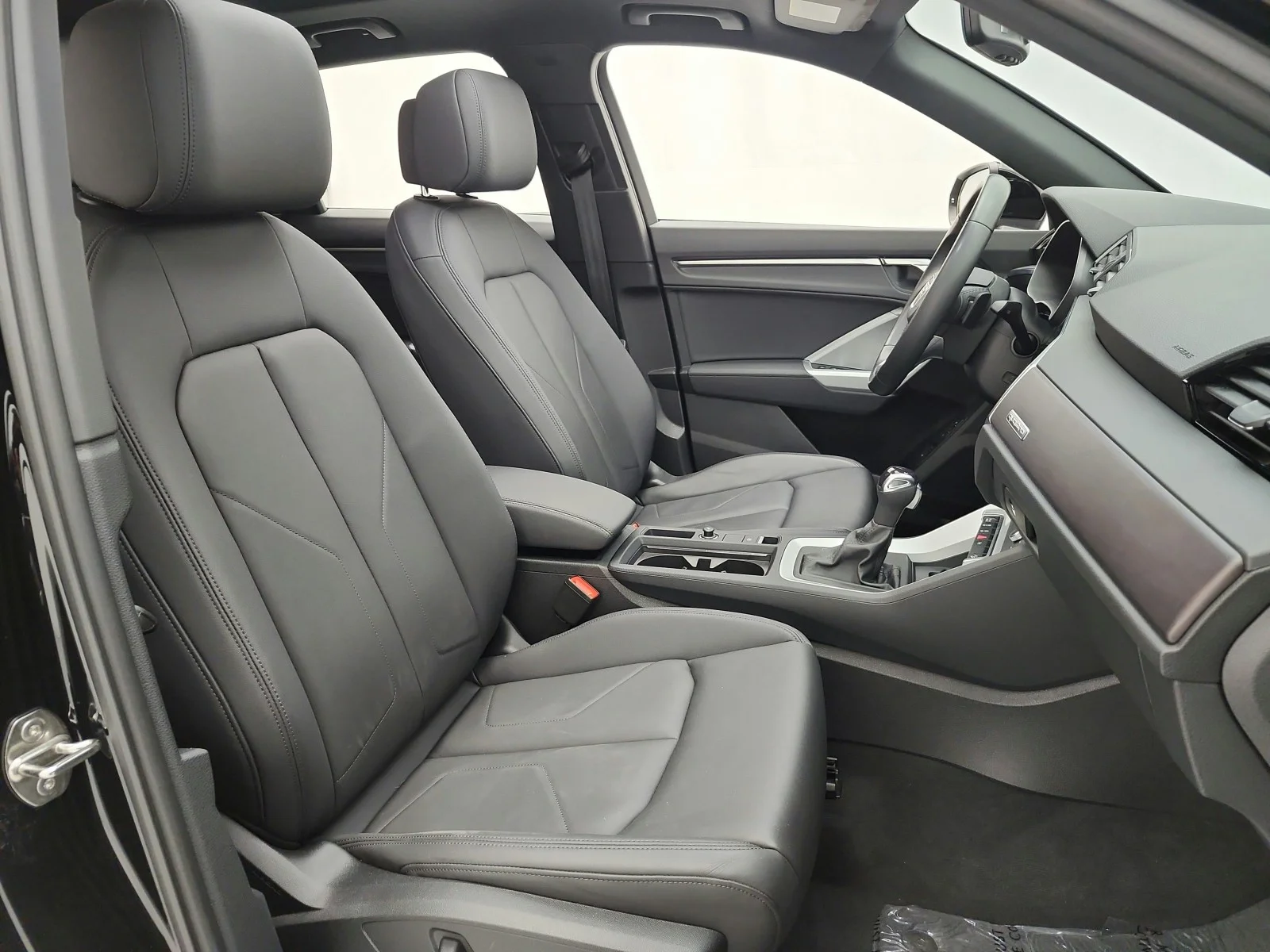 Used 2024 Mythos Black Metallic Audi S line Premium image 20