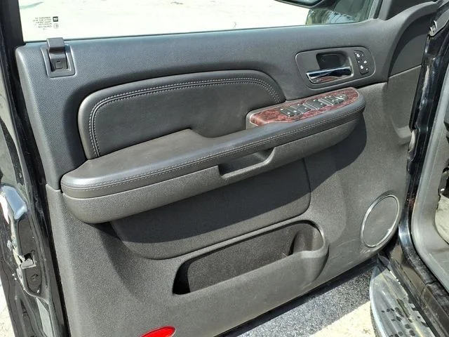 Used 2008 Black GMC Denali image 22