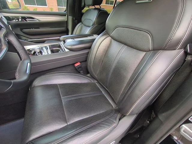 Used 2023 Black Jeep Series II image 27