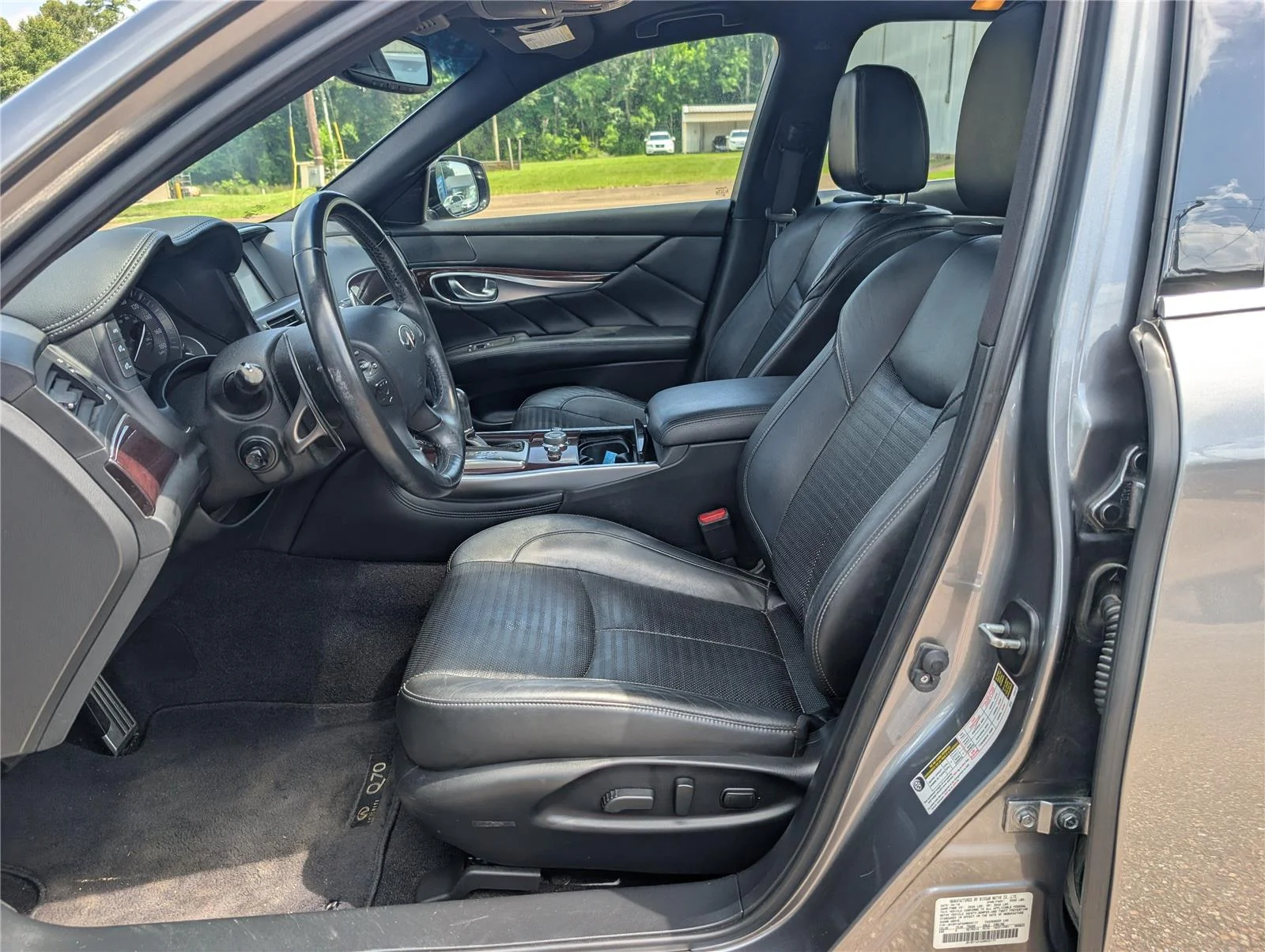 Used 2019 Gray INFINITI 3.7 image 12