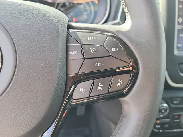 Used 2023 White Jeep Altitude Lux image 29