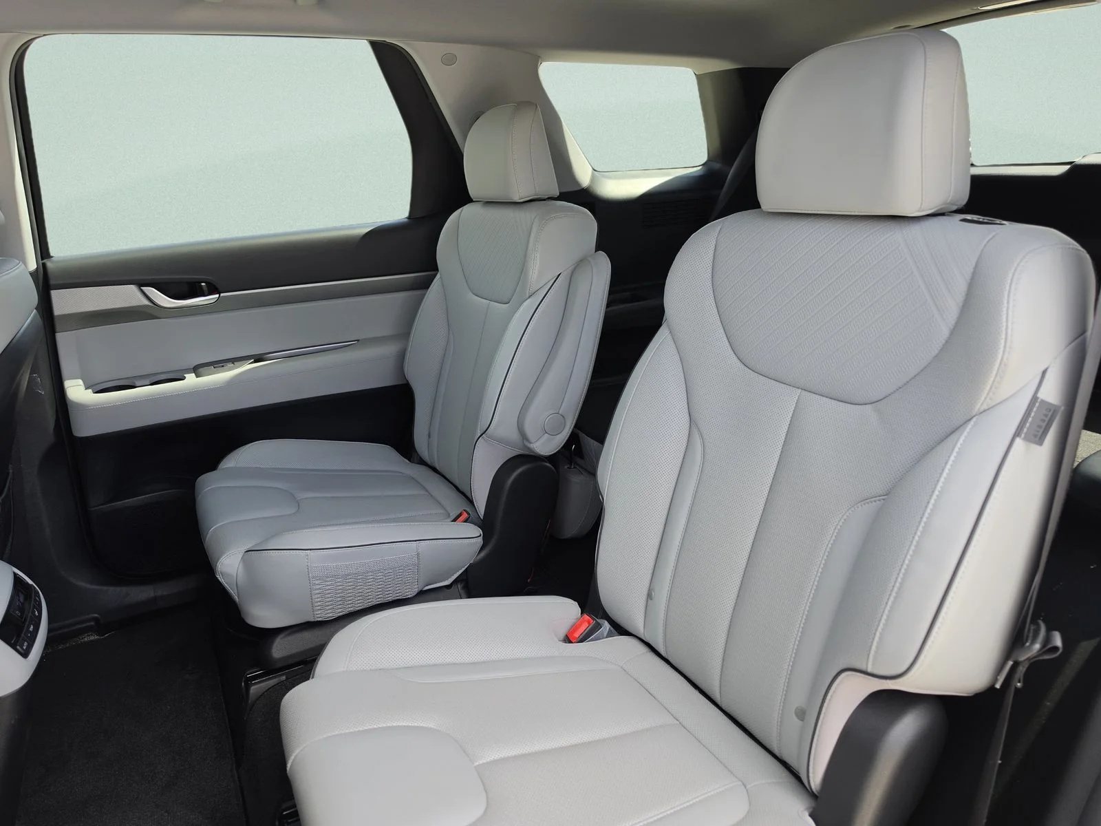 Used 2023 Black Hyundai SEL image 20