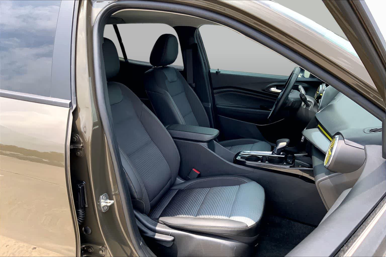 Used 2024 Harvest Bronze Metallic Chevrolet LT image 9