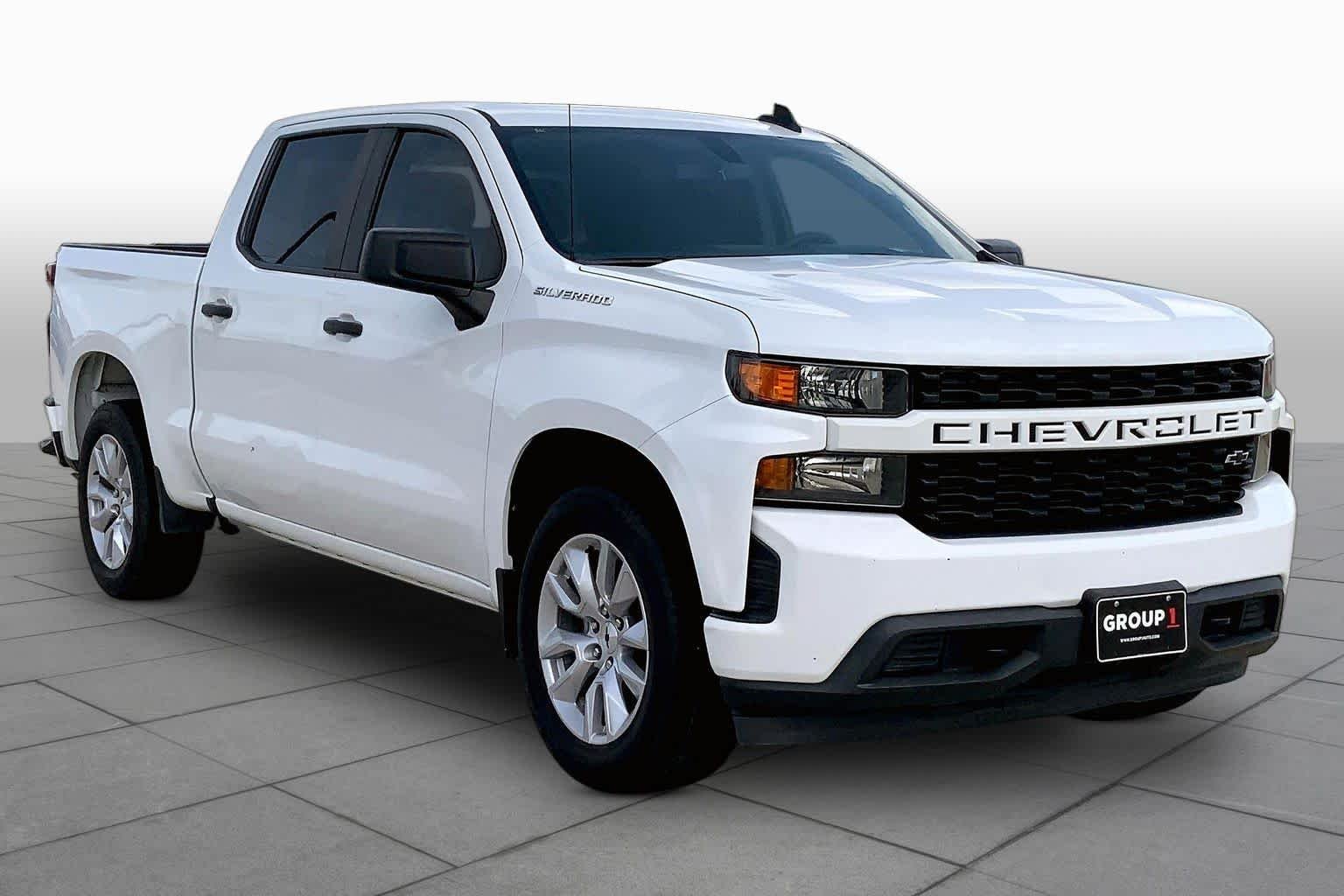 Used 2022 Summit White Chevrolet Custom image 3