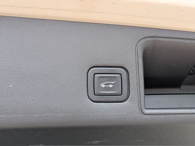 Used 2022 Beige GMC AT4 image 14