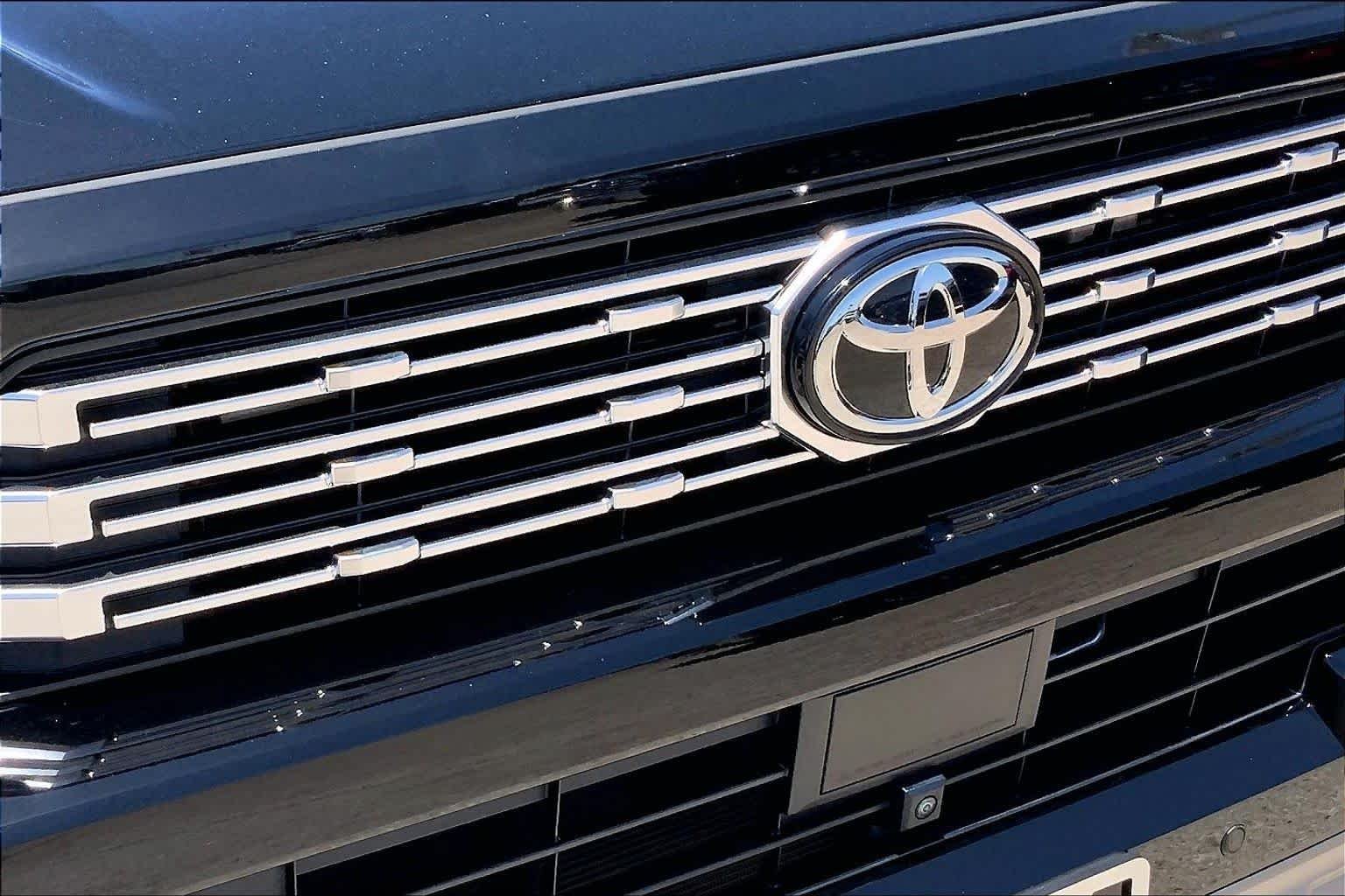Used 2025 Black Toyota Hybrid Limited image 30