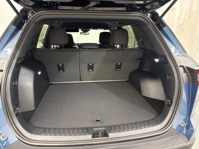 2027 Chevrolet Equinox LT - Photo 10