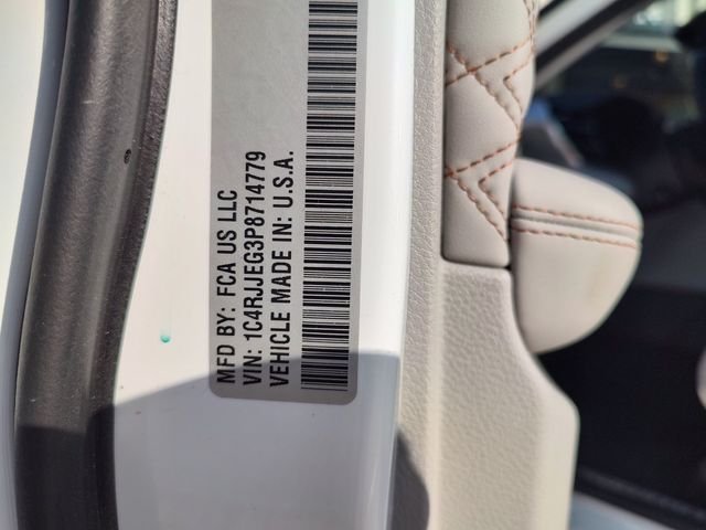 Used 2023 White Jeep Summit image 32