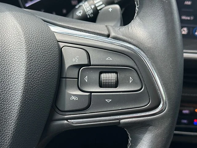 Used 2021 Blue Buick Essence image 23