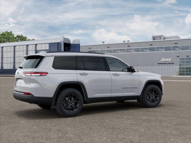 New 2026 Bright White Clear-Coat Exterior Paint Jeep Laredo Altitude image 12