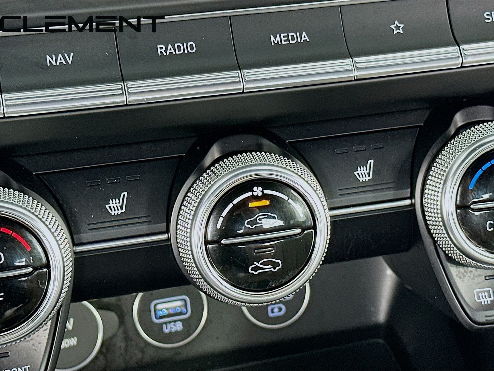 2023 GENESIS G70 Standard - Photo 23