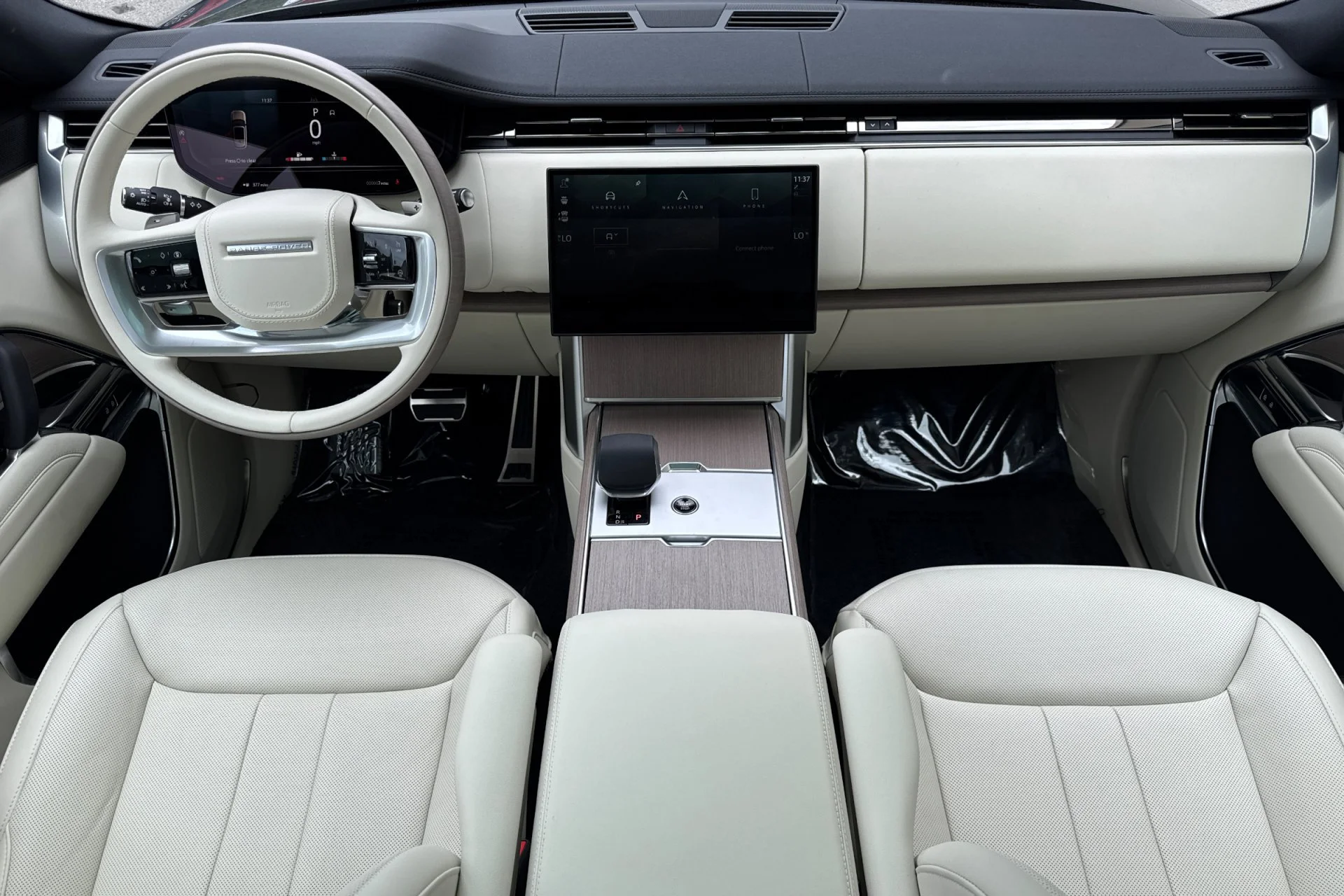 New 2026 Belgravia Green Land Rover SE image 3
