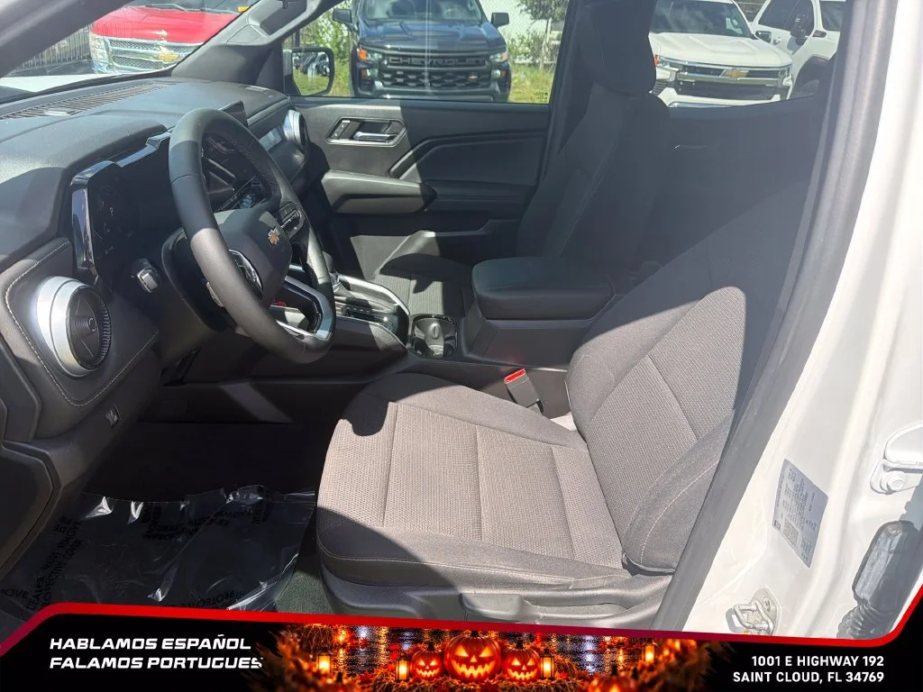 Used 2024 Summit White Chevrolet LT image 15
