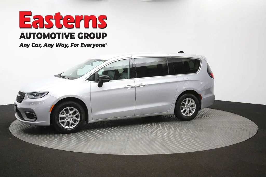 Used 2024 Silver Chrysler Touring L image 120