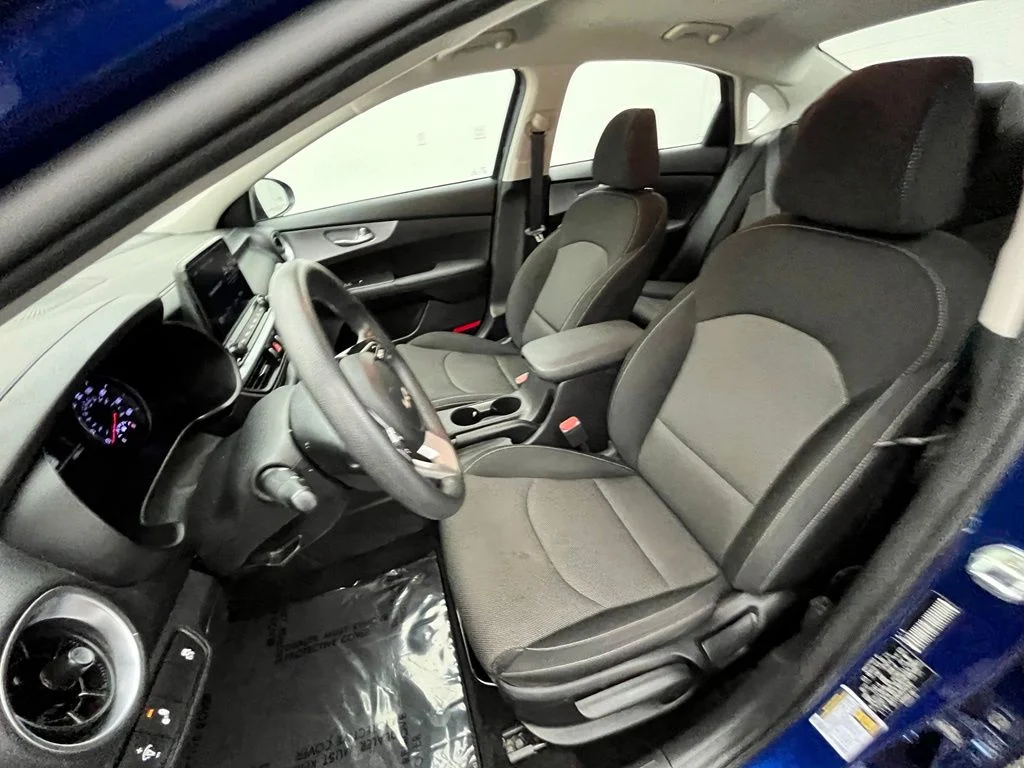 Used 2023 Blue Kia LXS image 18