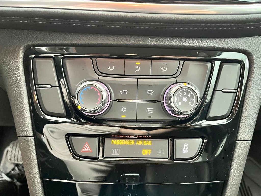 Used 2022 White Buick Preferred image 27